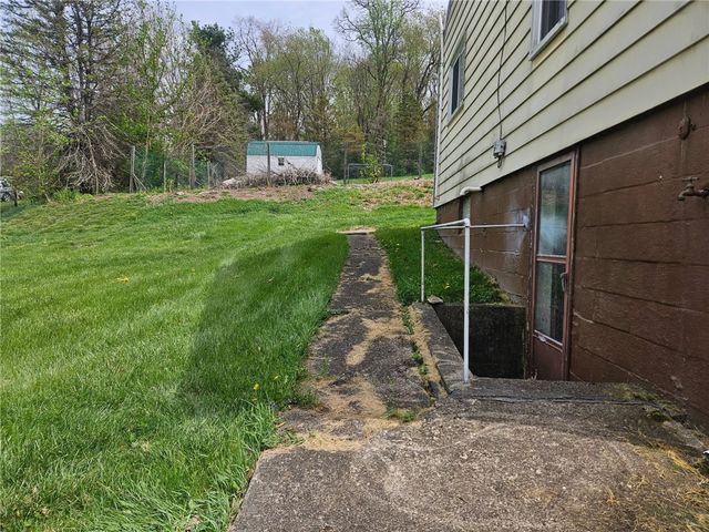 23 Cross St, Burgettstown Boro, PA 15021