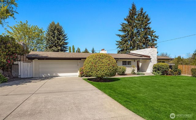 9750 SE 41st Street, Mercer Island, WA 98040