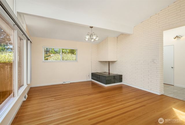 9750 SE 41st Street, Mercer Island, WA 98040