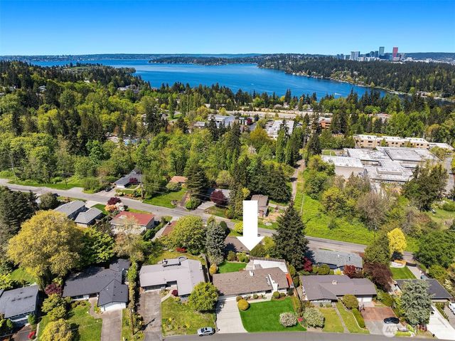 9750 SE 41st Street, Mercer Island, WA 98040