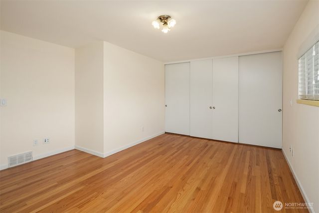 9750 SE 41st Street, Mercer Island, WA 98040
