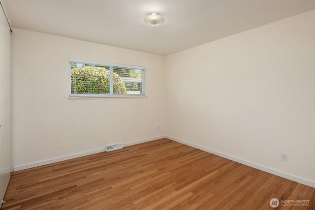 9750 SE 41st Street, Mercer Island, WA 98040