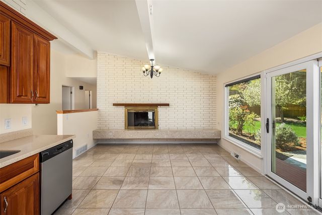 9750 SE 41st Street, Mercer Island, WA 98040