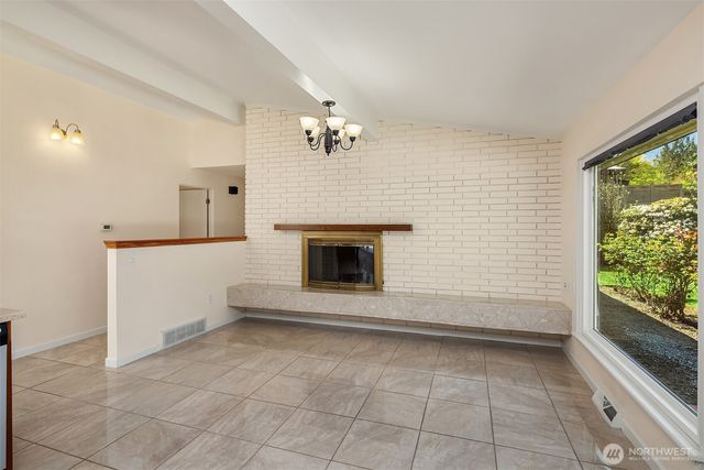 9750 SE 41st Street, Mercer Island, WA 98040