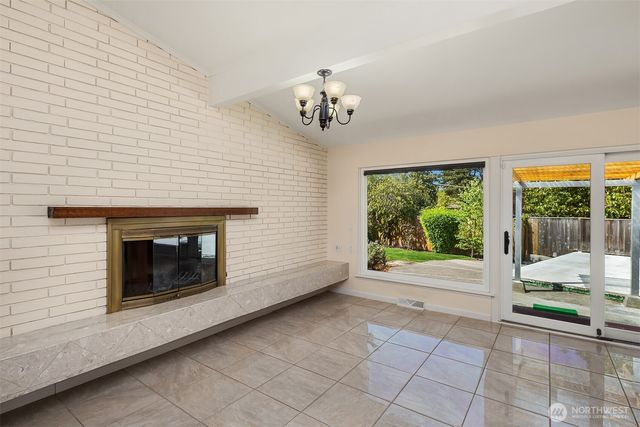 9750 SE 41st Street, Mercer Island, WA 98040