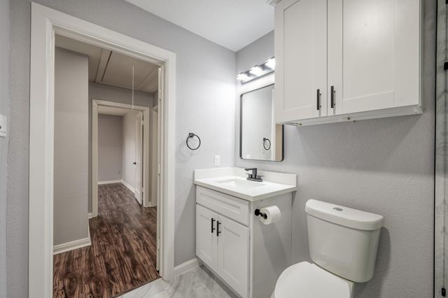 513 Barkley Street, Houston, TX 77022