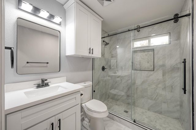 513 Barkley Street, Houston, TX 77022