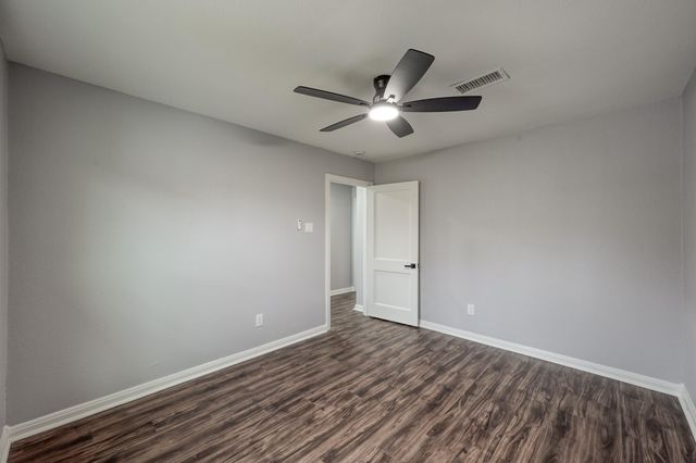 513 Barkley Street, Houston, TX 77022