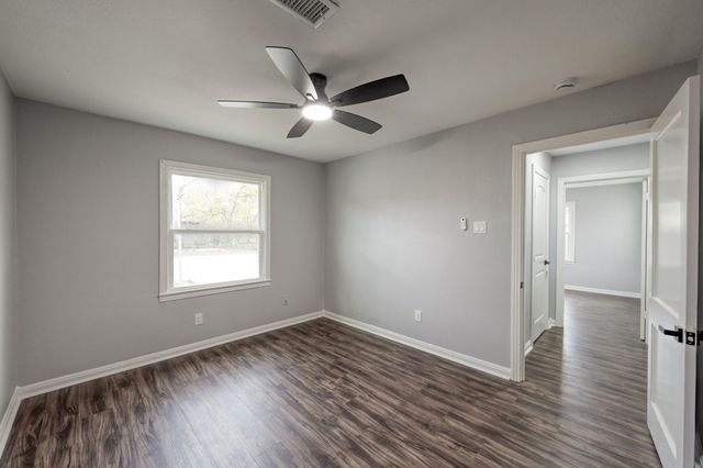 513 Barkley Street, Houston, TX 77022