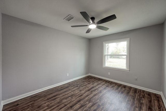 513 Barkley Street, Houston, TX 77022