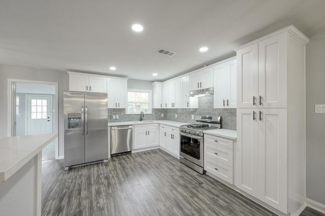 513 Barkley Street, Houston, TX 77022