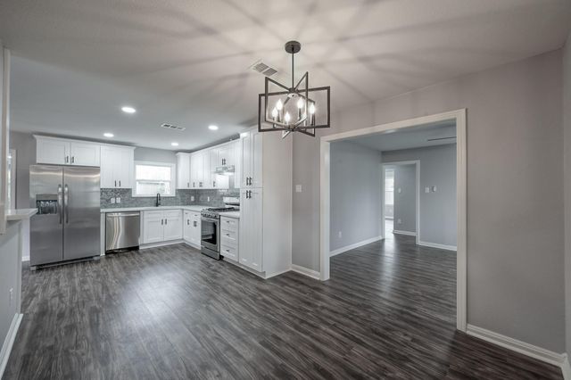 513 Barkley Street, Houston, TX 77022