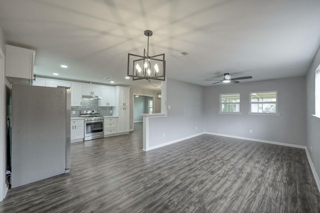 513 Barkley Street, Houston, TX 77022