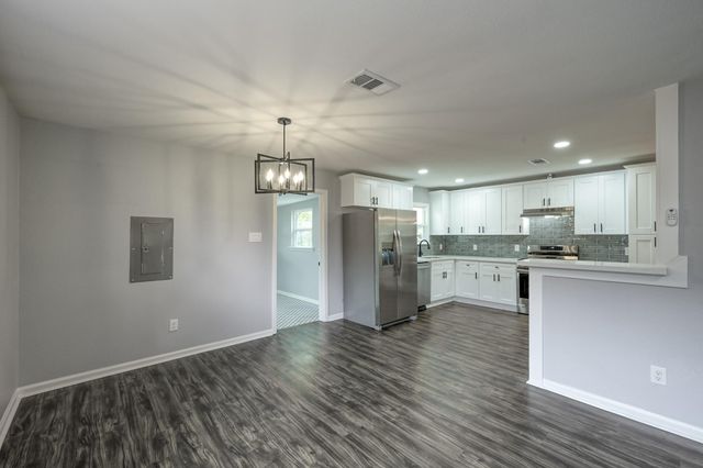 513 Barkley Street, Houston, TX 77022