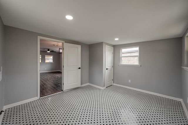 513 Barkley Street, Houston, TX 77022