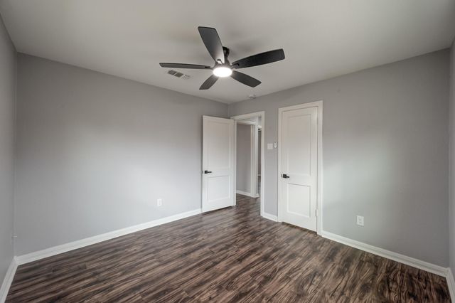 513 Barkley Street, Houston, TX 77022