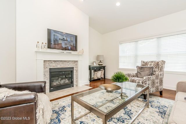 89 Lakepointe Way, Stillwater, NY 12866