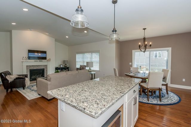 89 Lakepointe Way, Stillwater, NY 12866