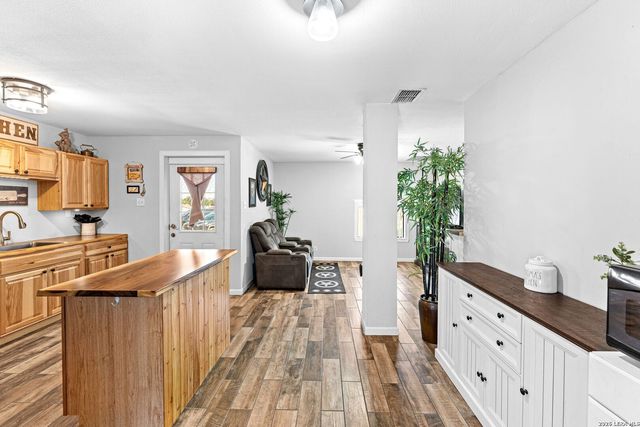 146 Ranch Country Dr, La Vernia, TX 78121