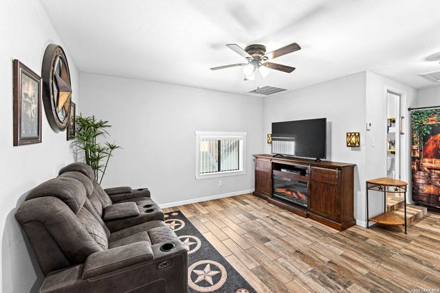 146 Ranch Country Dr, La Vernia, TX 78121