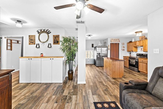 146 Ranch Country Dr, La Vernia, TX 78121