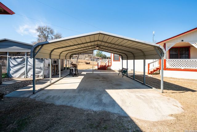 146 Ranch Country Dr, La Vernia, TX 78121