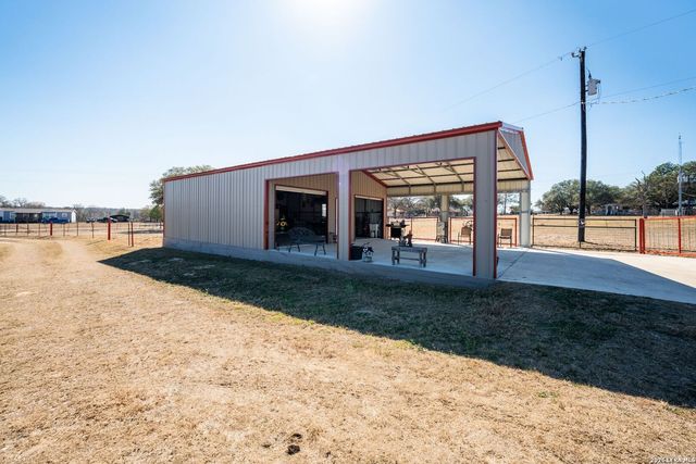 146 Ranch Country Dr, La Vernia, TX 78121