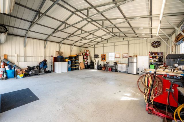 146 Ranch Country Dr, La Vernia, TX 78121