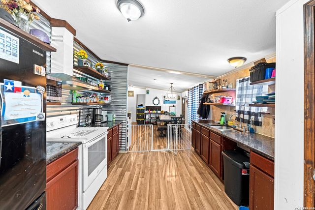 146 Ranch Country Dr, La Vernia, TX 78121