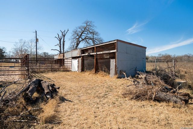 146 Ranch Country Dr, La Vernia, TX 78121