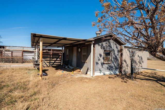 146 Ranch Country Dr, La Vernia, TX 78121