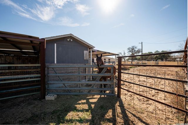 146 Ranch Country Dr, La Vernia, TX 78121