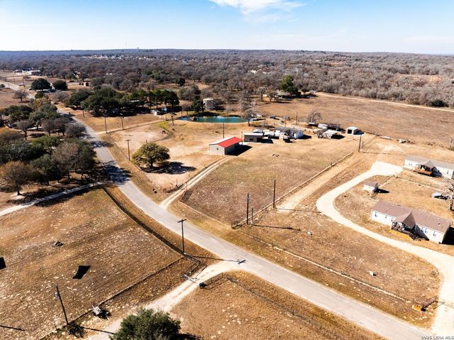 146 Ranch Country Dr, La Vernia, TX 78121