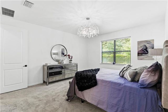 10475 Ventana LN, Naples, FL 34120