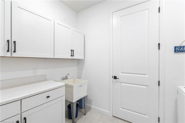 10475 Ventana LN, Naples, FL 34120