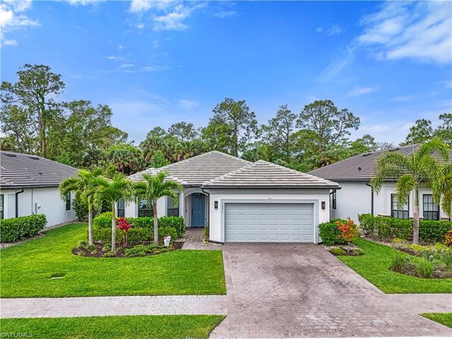 10475 Ventana LN, Naples, FL 34120