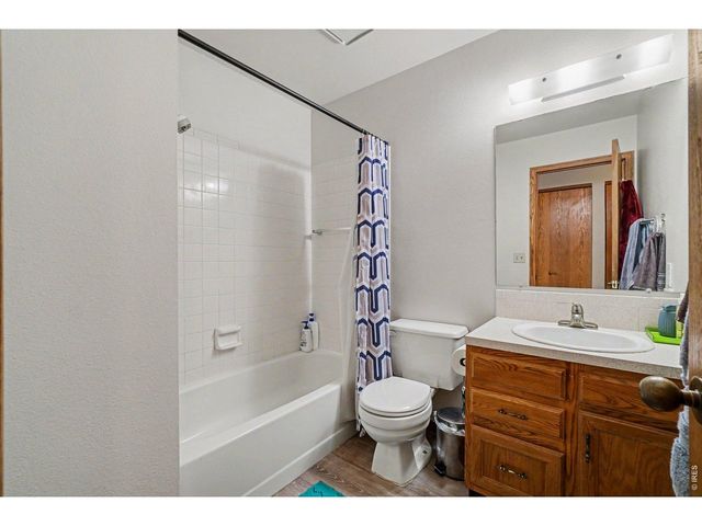 229 E 42nd St, Loveland, CO 80538