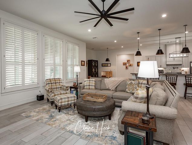 6800 Castle Wood Dr, Midland, TX 79707