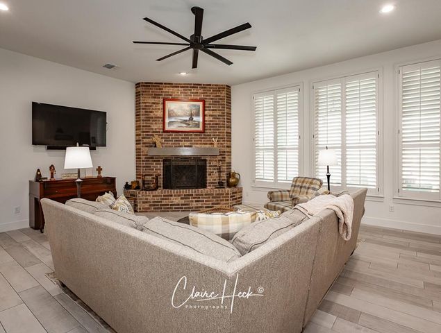 6800 Castle Wood Dr, Midland, TX 79707