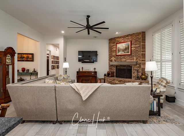 6800 Castle Wood Dr, Midland, TX 79707