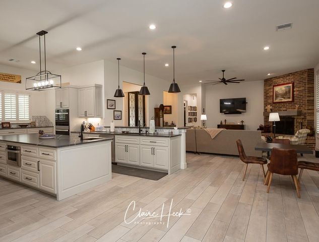 6800 Castle Wood Dr, Midland, TX 79707