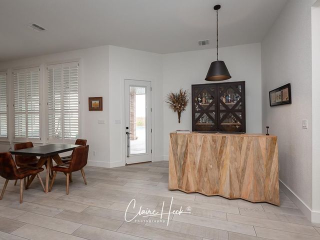 6800 Castle Wood Dr, Midland, TX 79707