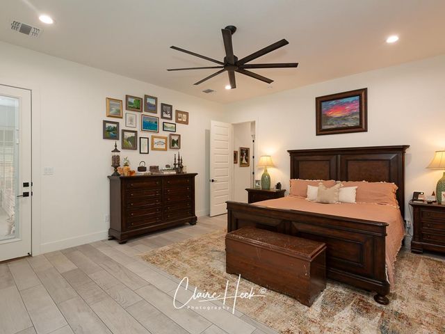 6800 Castle Wood Dr, Midland, TX 79707