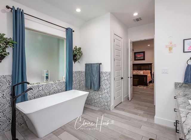 6800 Castle Wood Dr, Midland, TX 79707