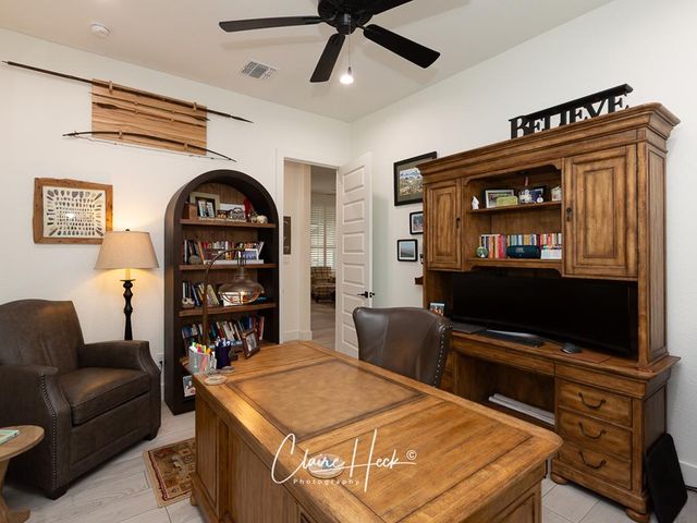 6800 Castle Wood Dr, Midland, TX 79707