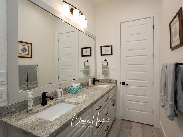 6800 Castle Wood Dr, Midland, TX 79707