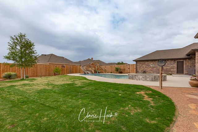 6800 Castle Wood Dr, Midland, TX 79707