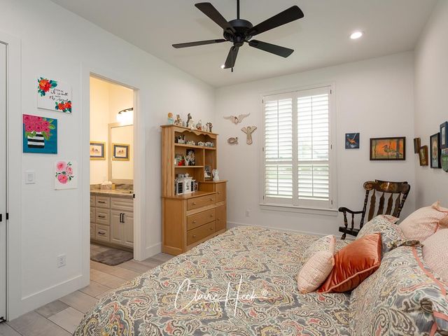 6800 Castle Wood Dr, Midland, TX 79707