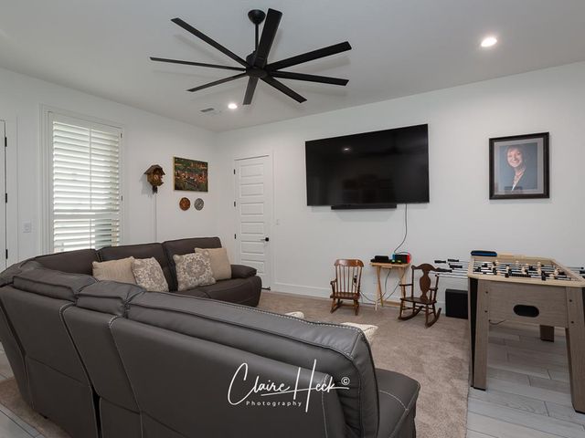 6800 Castle Wood Dr, Midland, TX 79707