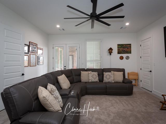 6800 Castle Wood Dr, Midland, TX 79707